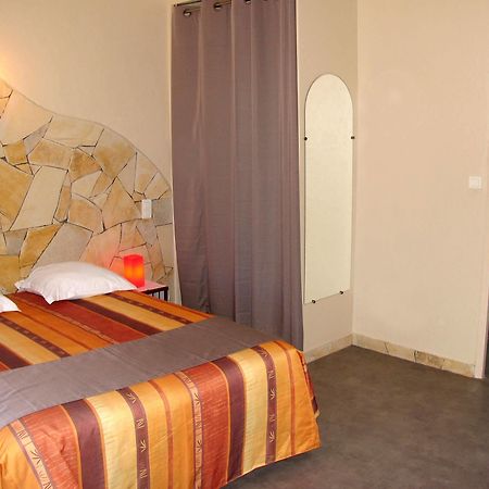 Hotel Et Studios Les Amandiers แซ็งต์-ราฟาเอล ภายนอก รูปภาพ