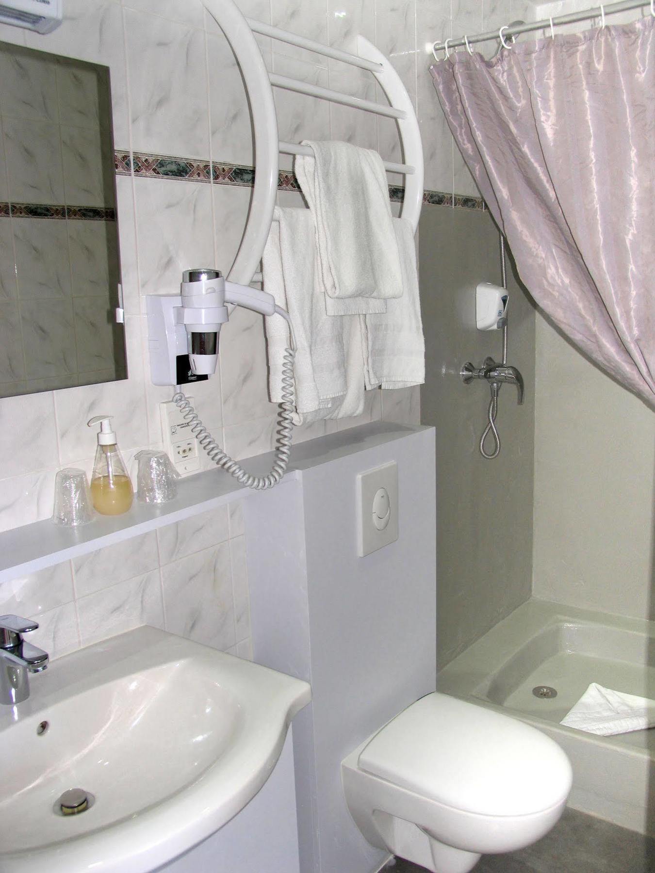 Hotel Et Studios Les Amandiers แซ็งต์-ราฟาเอล ภายนอก รูปภาพ