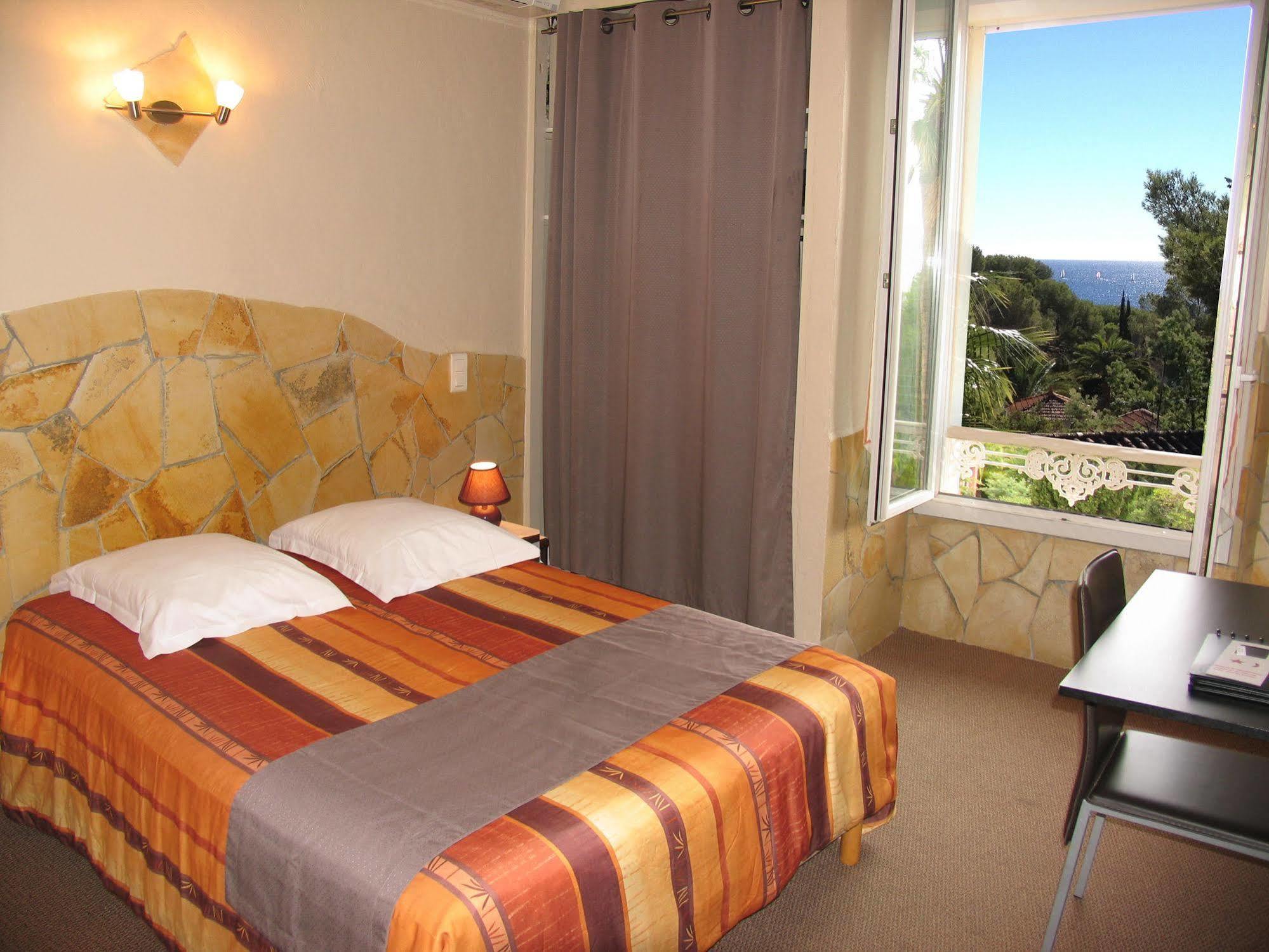 Hotel Et Studios Les Amandiers แซ็งต์-ราฟาเอล ภายนอก รูปภาพ